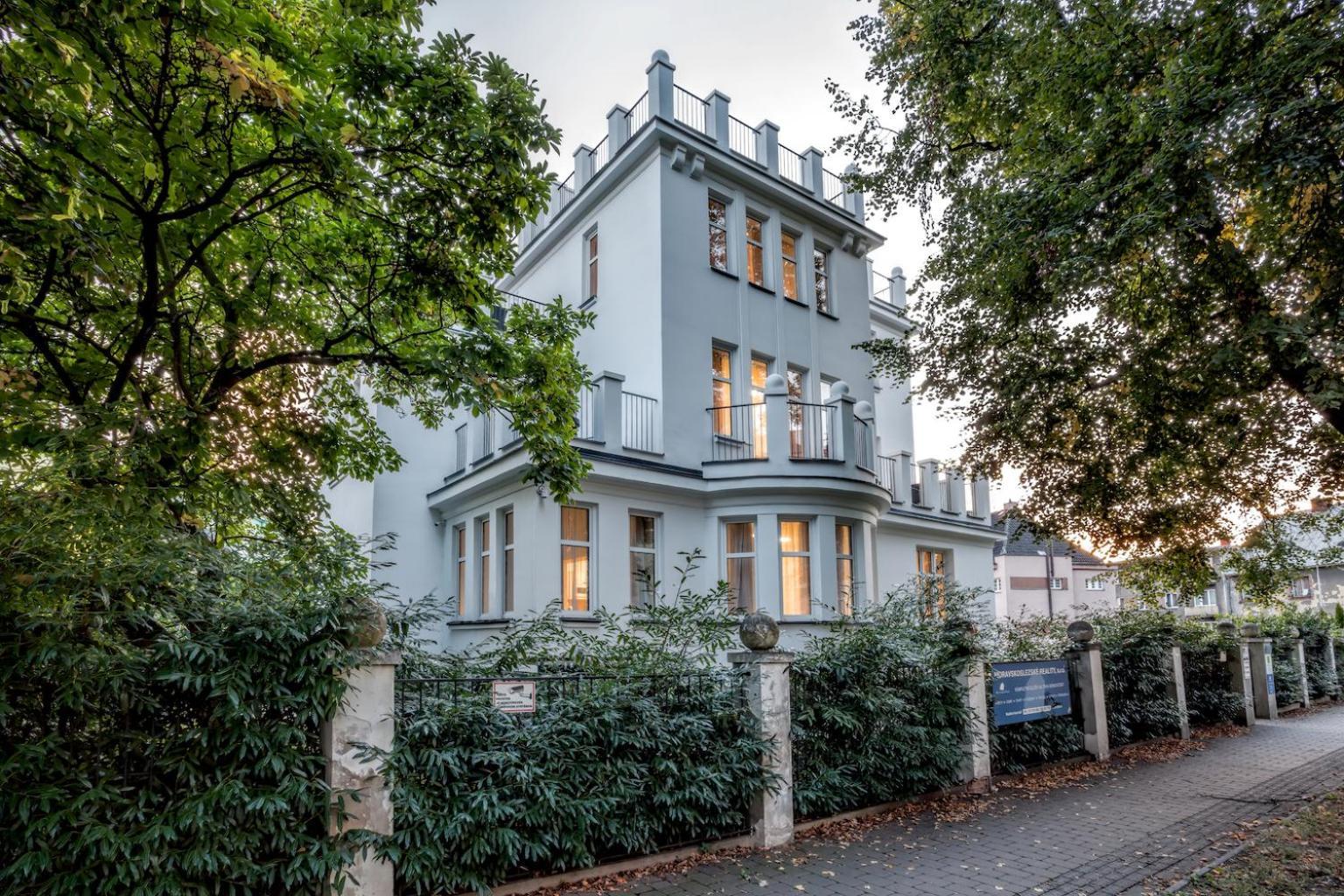 Apartments Villa Whitehouse Ostrawa Zewnętrze zdjęcie
