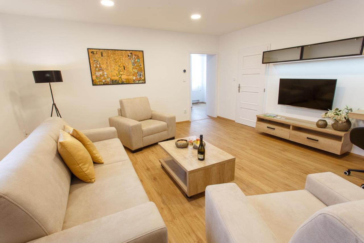 Apartments Villa Whitehouse Ostrawa Zewnętrze zdjęcie